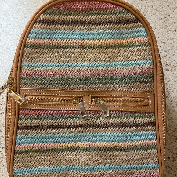 NEW NWT TOMMY BAHAMA Straw-Striped Backpack MULTI COLOR Brown Pink Zip Around - Picture 2 of 10